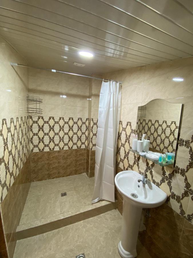 Sofia Hotel Erevan Esterno foto