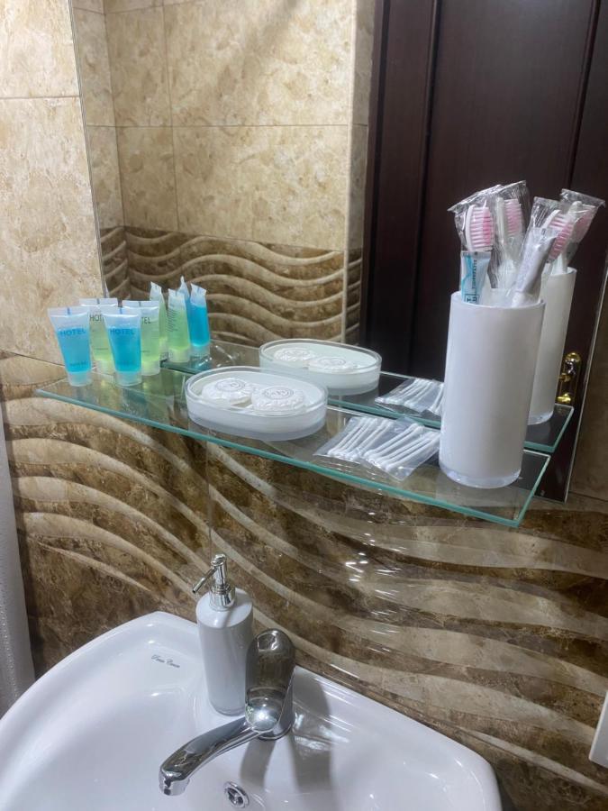 Sofia Hotel Erevan Esterno foto