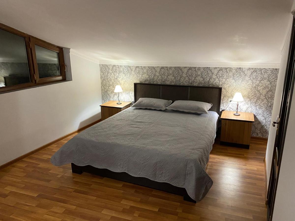 Sofia Hotel Erevan Esterno foto