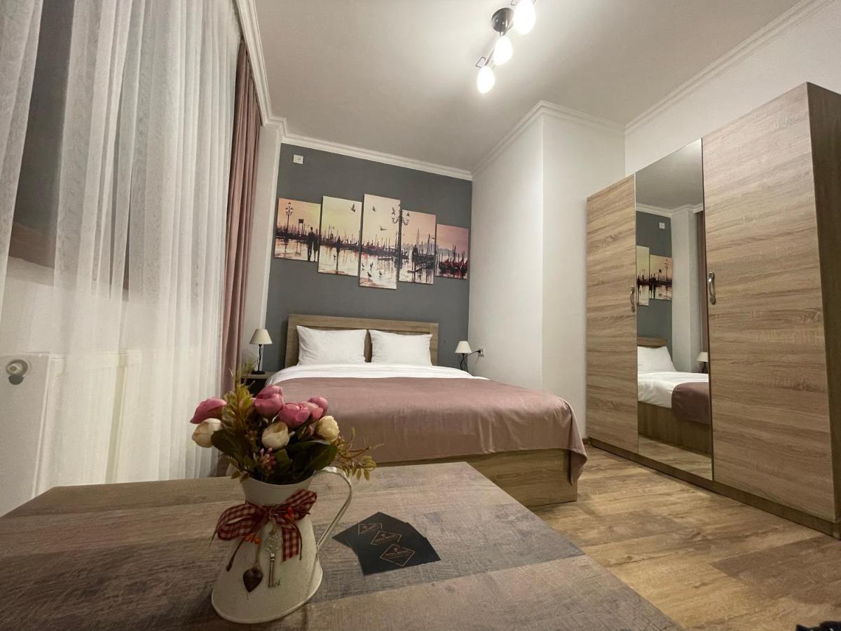 Sofia Hotel Erevan Esterno foto