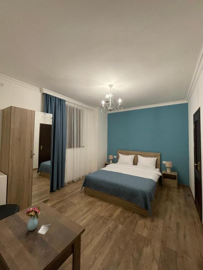 Sofia Hotel Erevan Esterno foto
