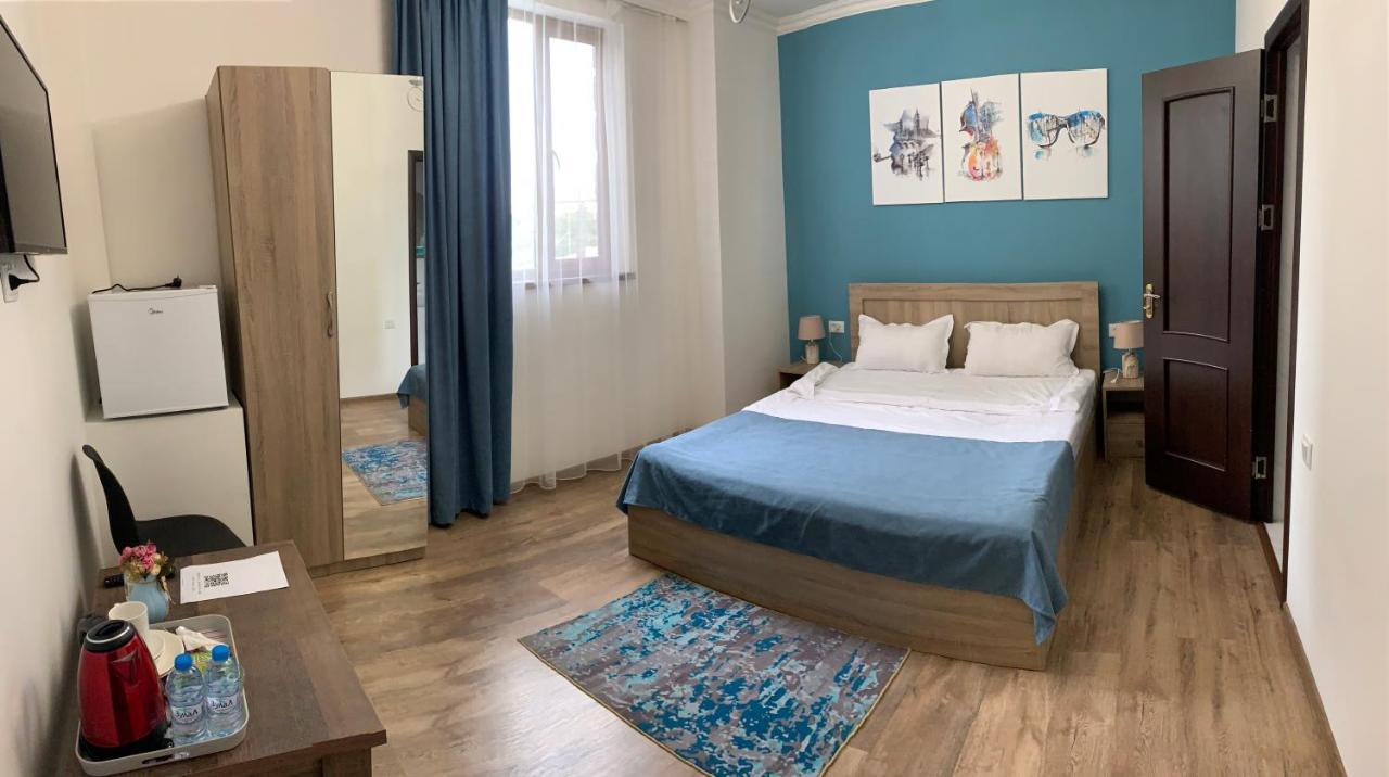 Sofia Hotel Erevan Esterno foto